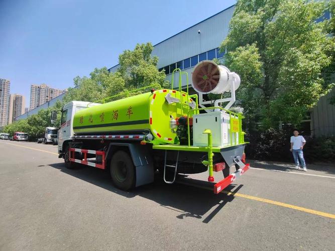 程力重工股份 产品展厅 >公路洒水洒水车工地洒水车厂家